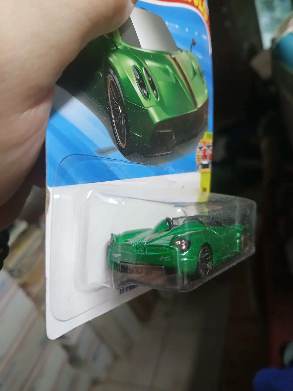 Hot Wheels '17 Pagani Huayra Roadster (Model JJH99) in metallic green from the 2